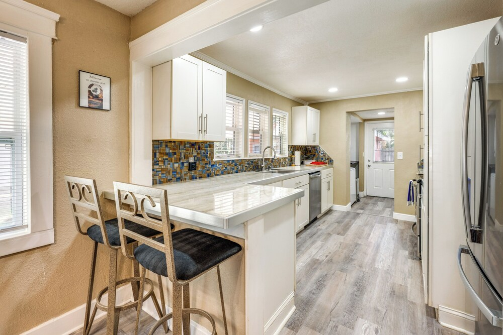 2 Mi to Shore: Modern Daytona Beach Gem w/ Patio!