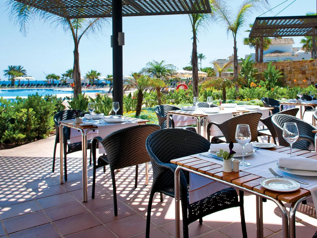 Fuerte Estepona Suites Spa
