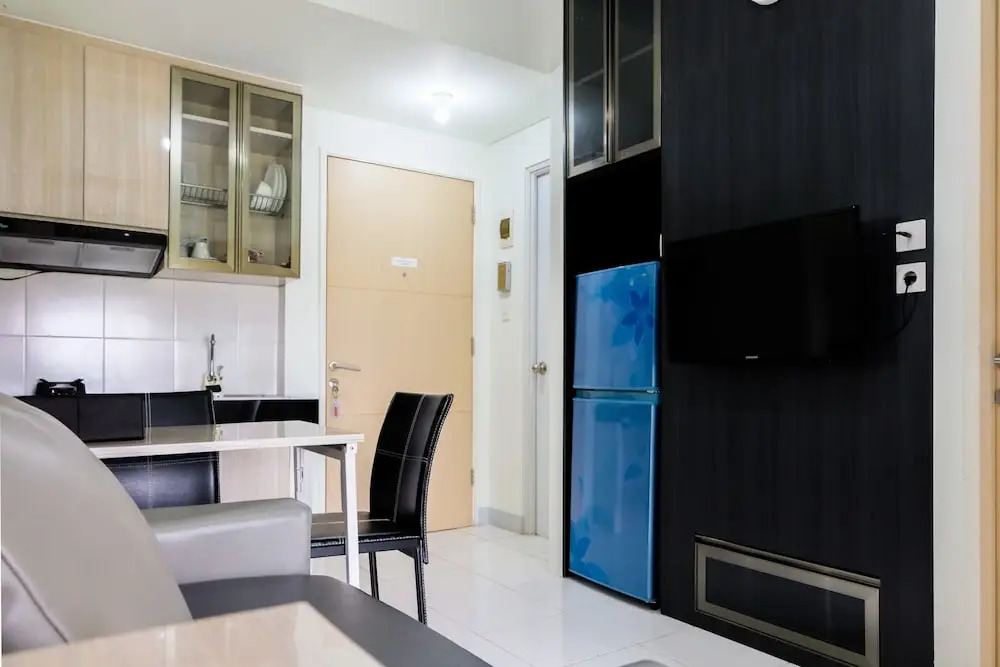 Luxurious and Convenient 2BR Ayodhya Apartment By Travelio