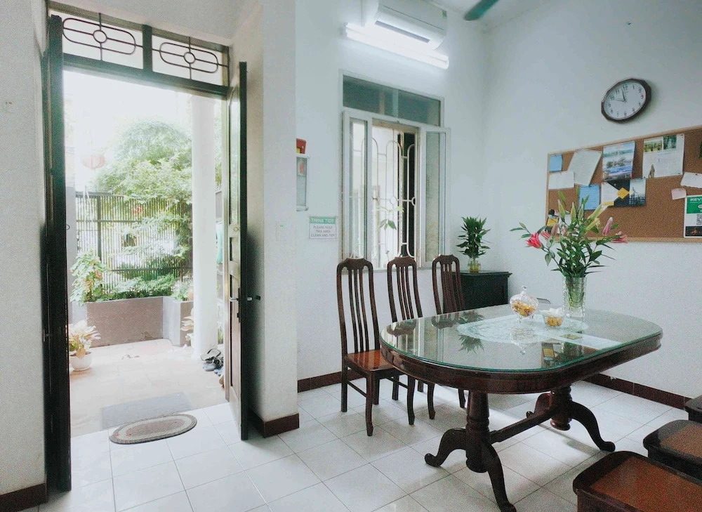 Le Plateau Hostel