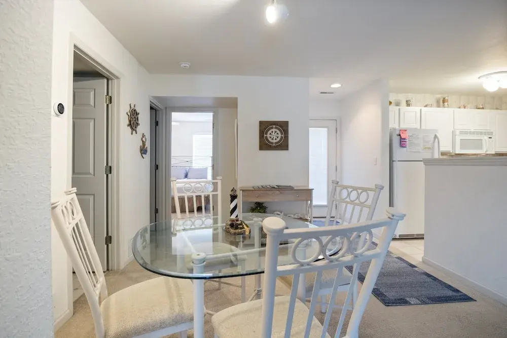 Games, Lake Views, Ease of Access to Unit & Attractions, Family-friendly, Outdoor Comfort