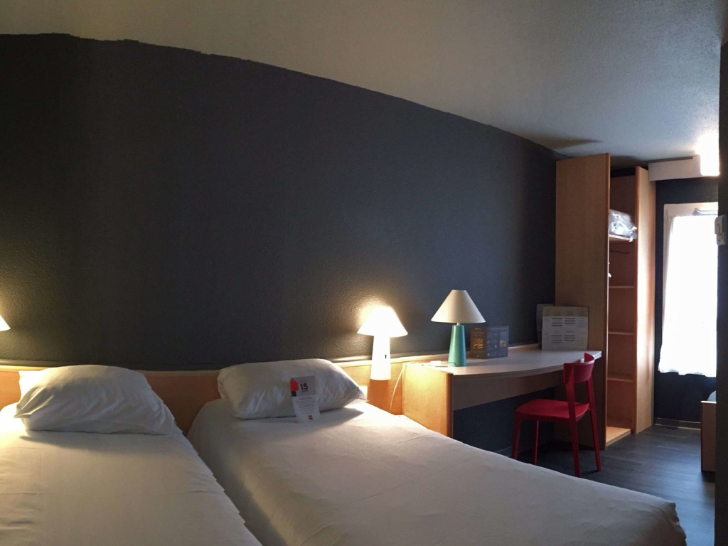 ibis Rochefort