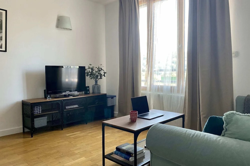 Family/modern 4 People With Netflix -15 min Walk From Center