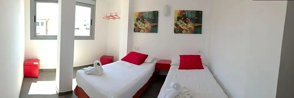 NEW ART BEACH HOSTEL- Albergue Juvenil