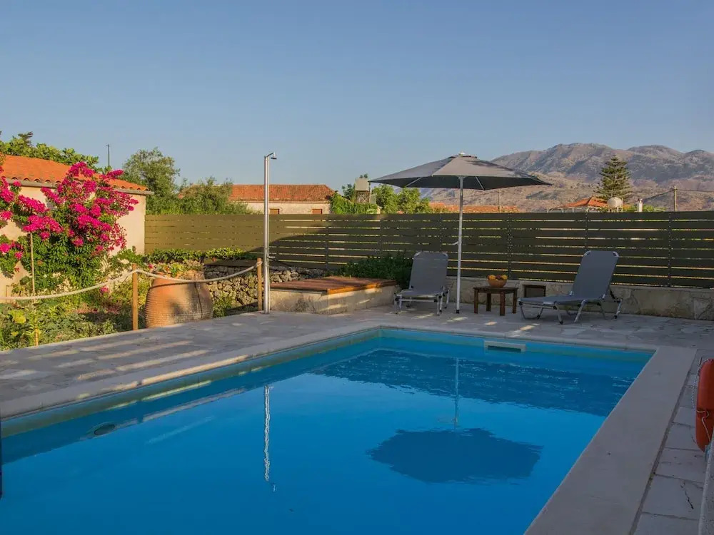 Villa in Crete with Vineyard Experience