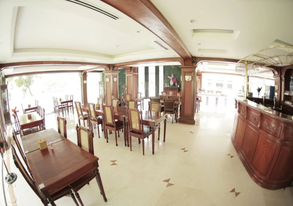 Lucky Hotel - Phu My Hung