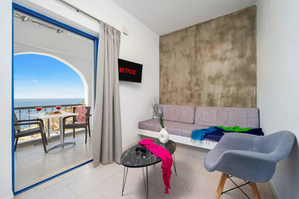 Ariadne- Apanema Studios and Apts