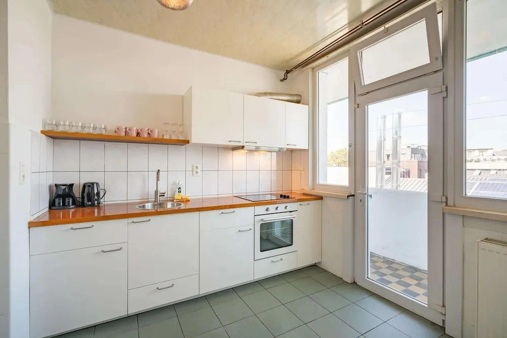 Large Antwerp City Center Apartments2bbkwi-fi