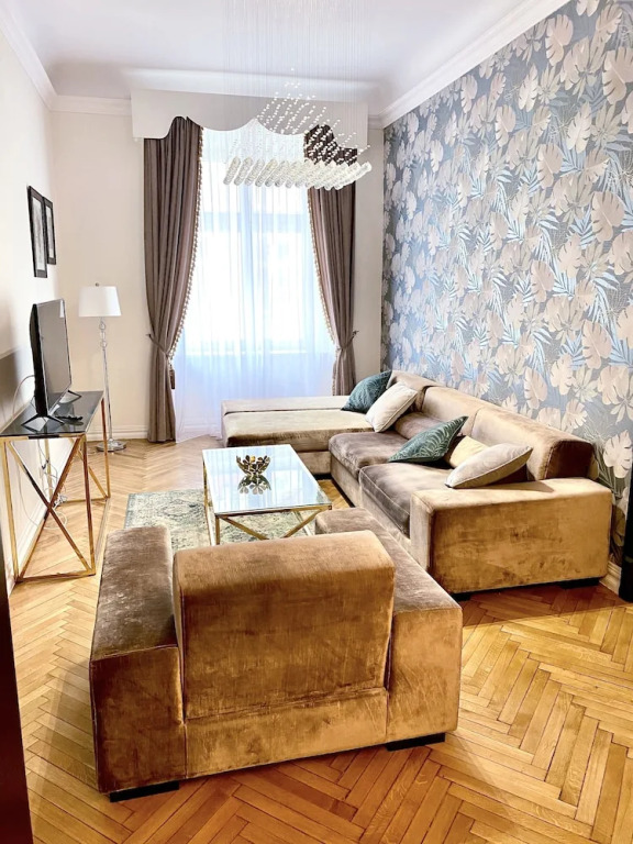 Select Suites by MB Apartments