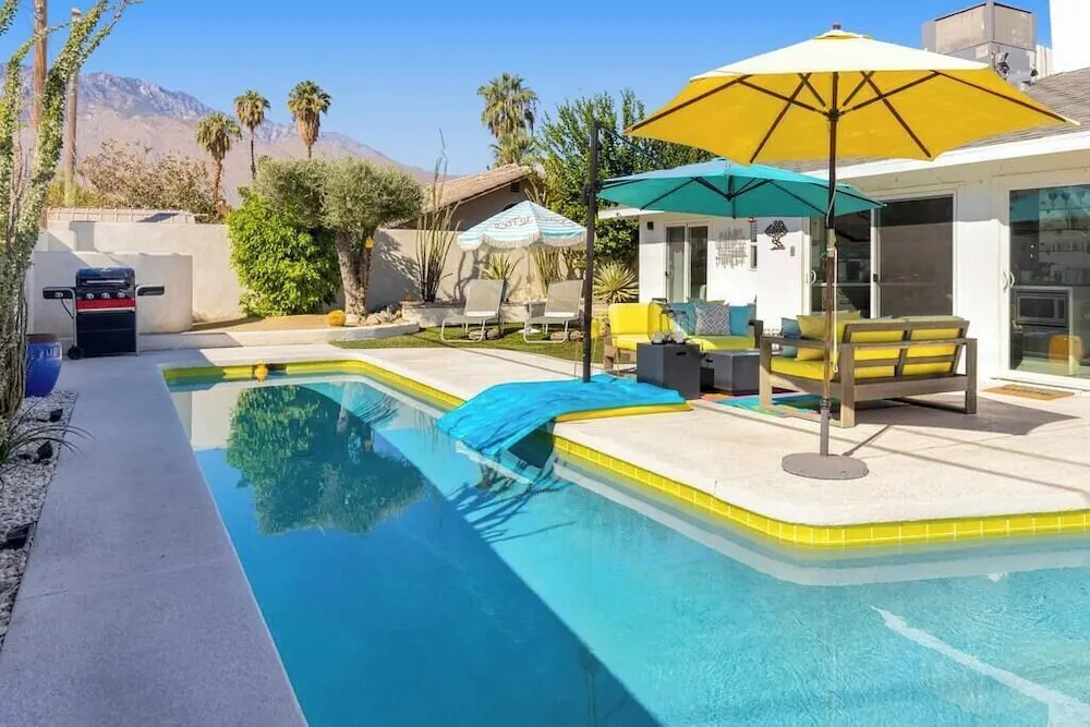 Amarillo House - Luxury Home with Pool & Spa