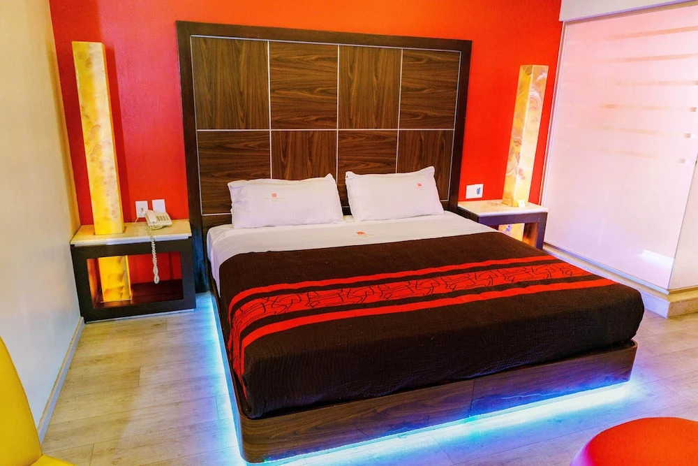 Plutarco Suites