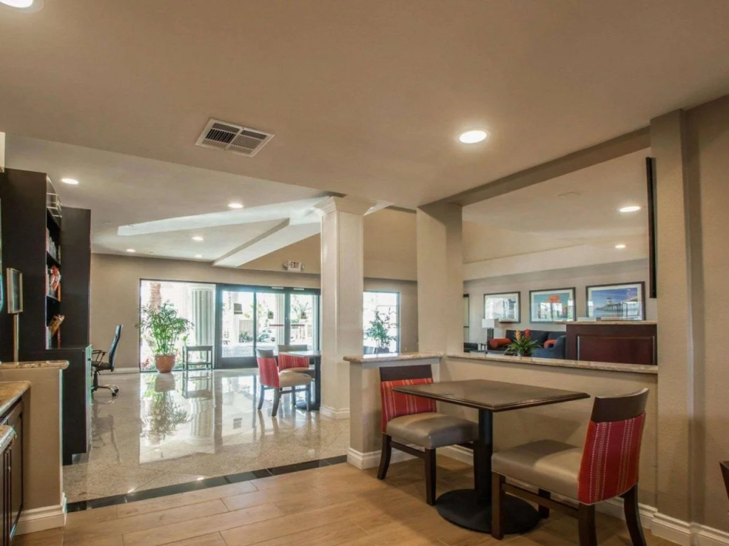 Comfort Inn & Suites Huntington Beach