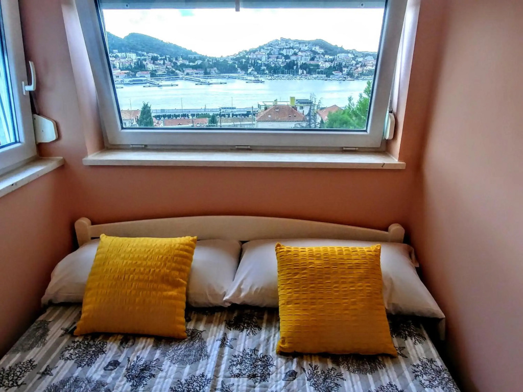 Beautiful 2 bedroom 2 bathroom sea view