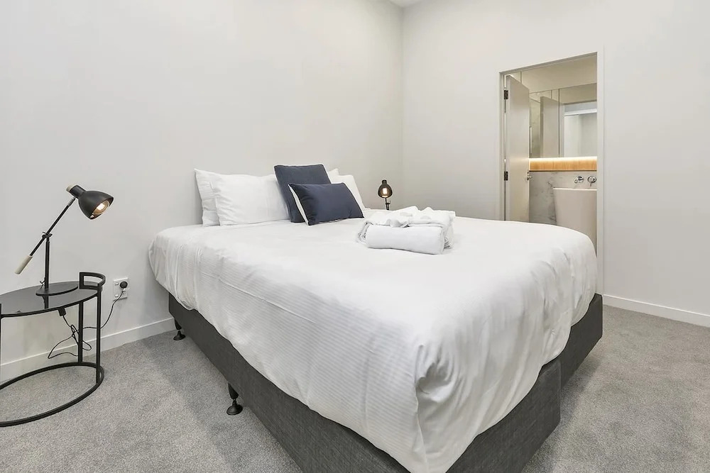 QV Modern downtown upmarket Apartment - 771