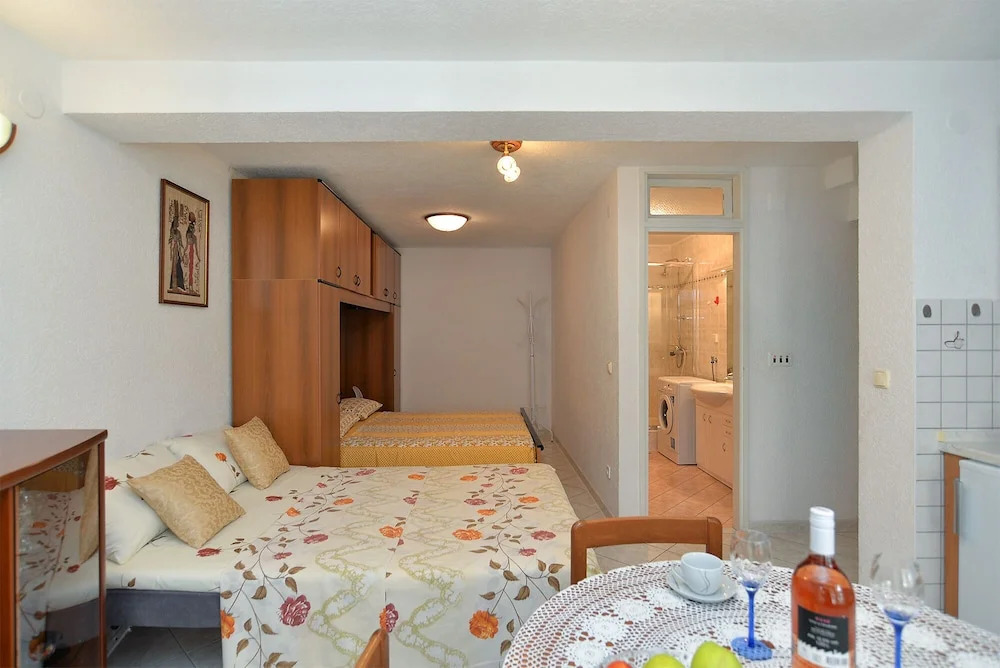 Apartment 43