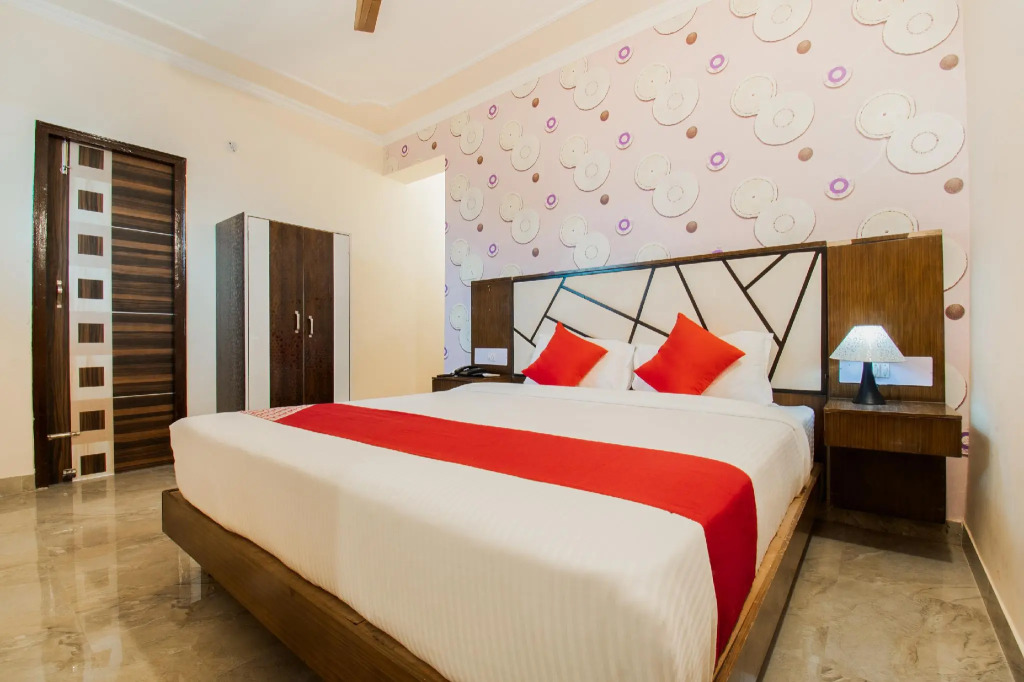 OYO Flagship 47006 Hotel Magadh Palace