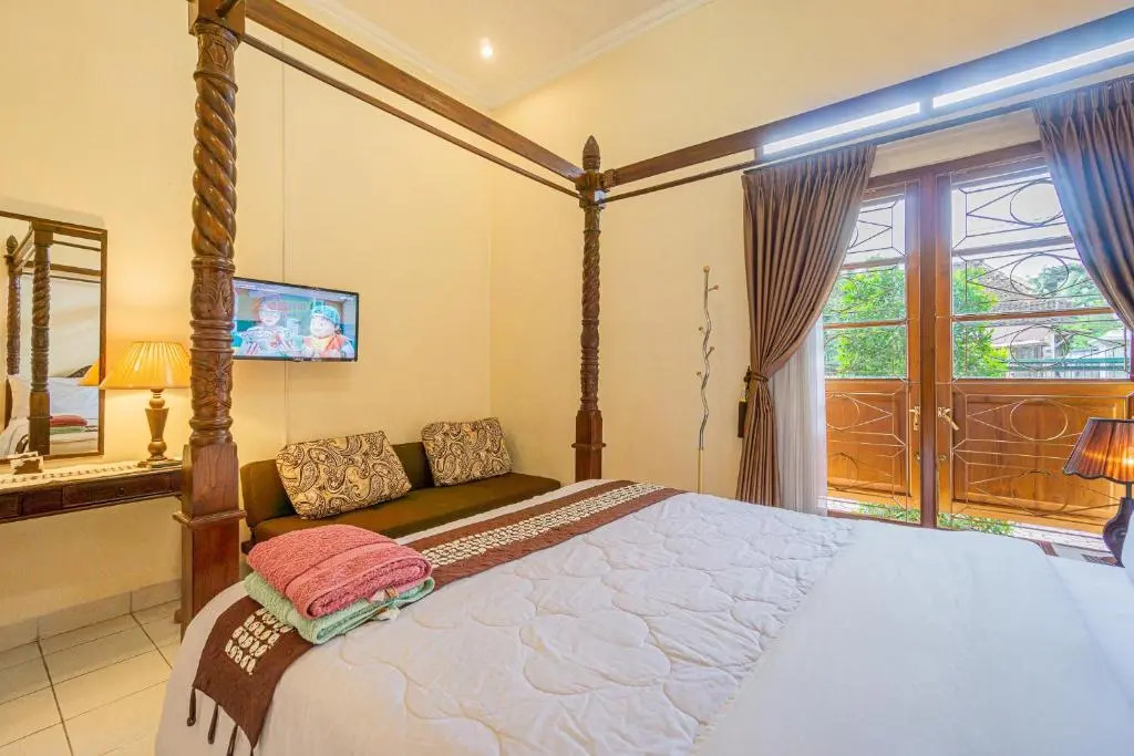 Ndalem Panembahan 12 Guest House