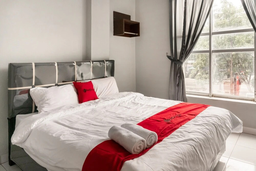 Pondok Kelapa Homestay by RedDoorz