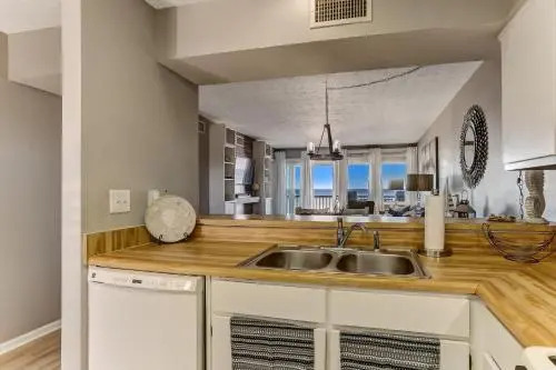 Coral Sands 301 - 2 Br Condo