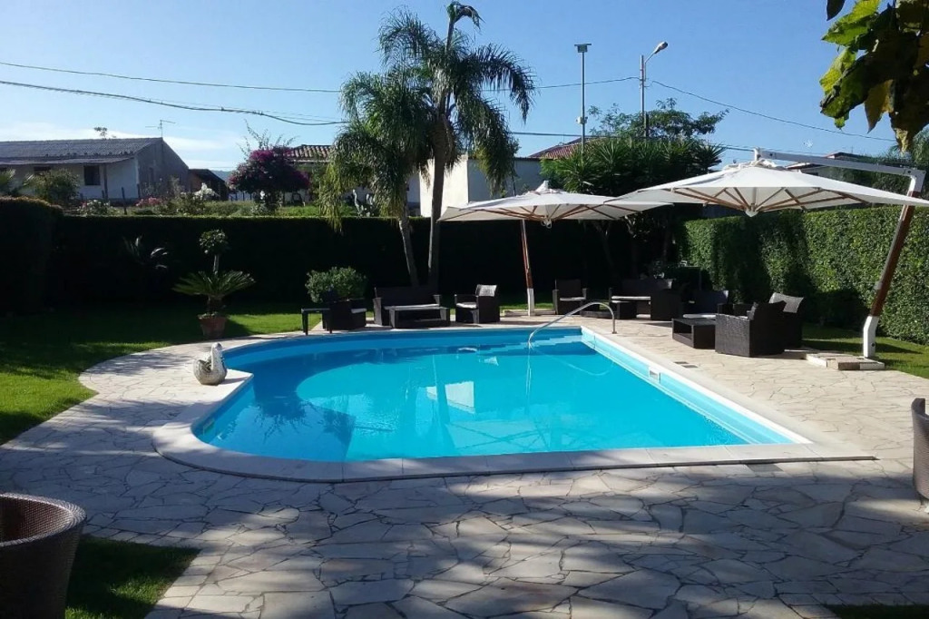 Gullo Hotel