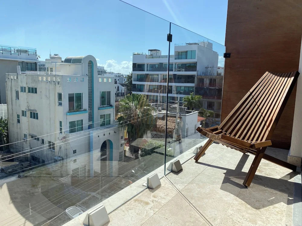 Emiliano 42 Condos Boutique