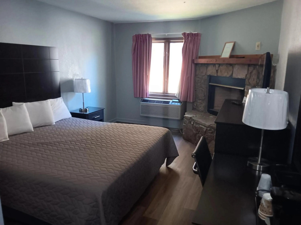 Hofbrau Riverfront Hotel