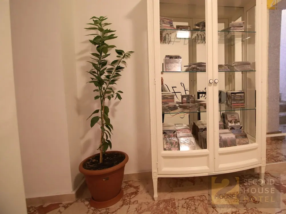 Second House Hotel