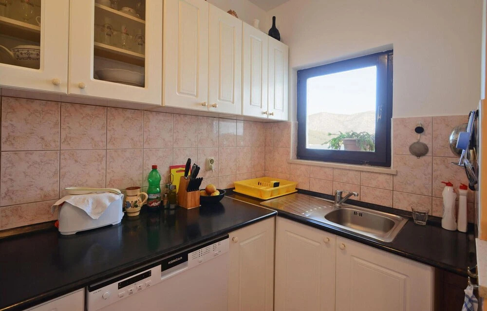Amazing Apartment in Racisce With Wifi and 3 Bedrooms