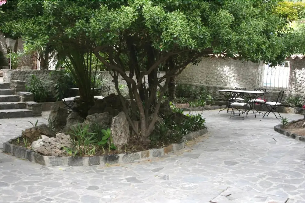 Logis Hotel-restaurant Les Glycines