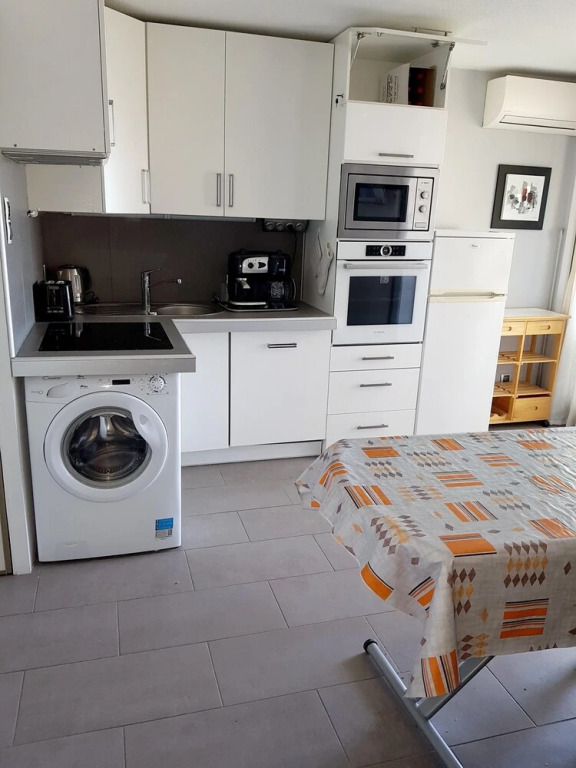Apartment with One Bedroom in Canet-En-Roussillon, with Wonderful Sea View, Furnished Terrace And Wifi - 70 Km From the Slopes