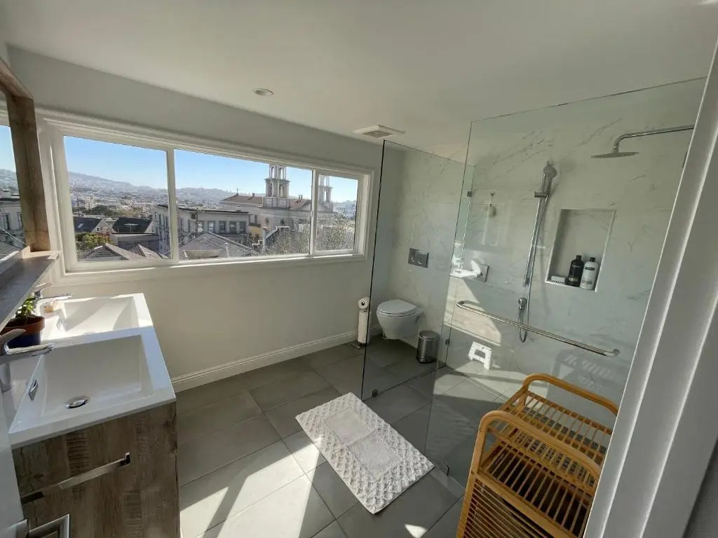 Beautiful 3 Bed 3 Bath upper house in Bernal Glen