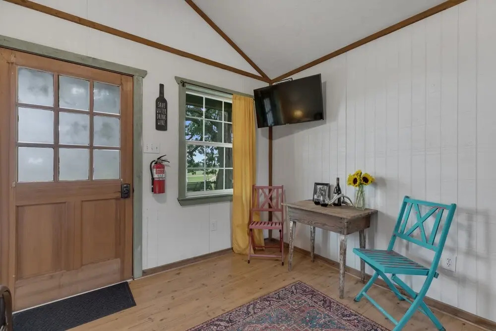 New! Stunning Ranch on 33 Acres W/hottubs&fire-pit