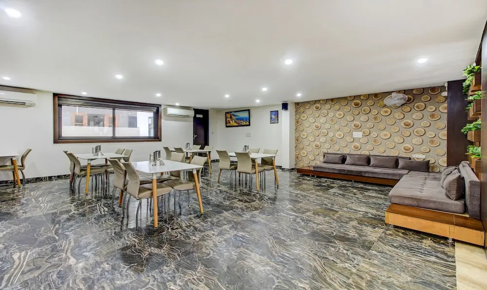 M2M Residency by Treebo Hotels