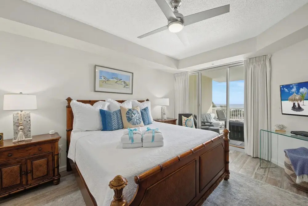 Fun In The Sun! Crescent at Miramar - Gulf Front+Beach Chairs