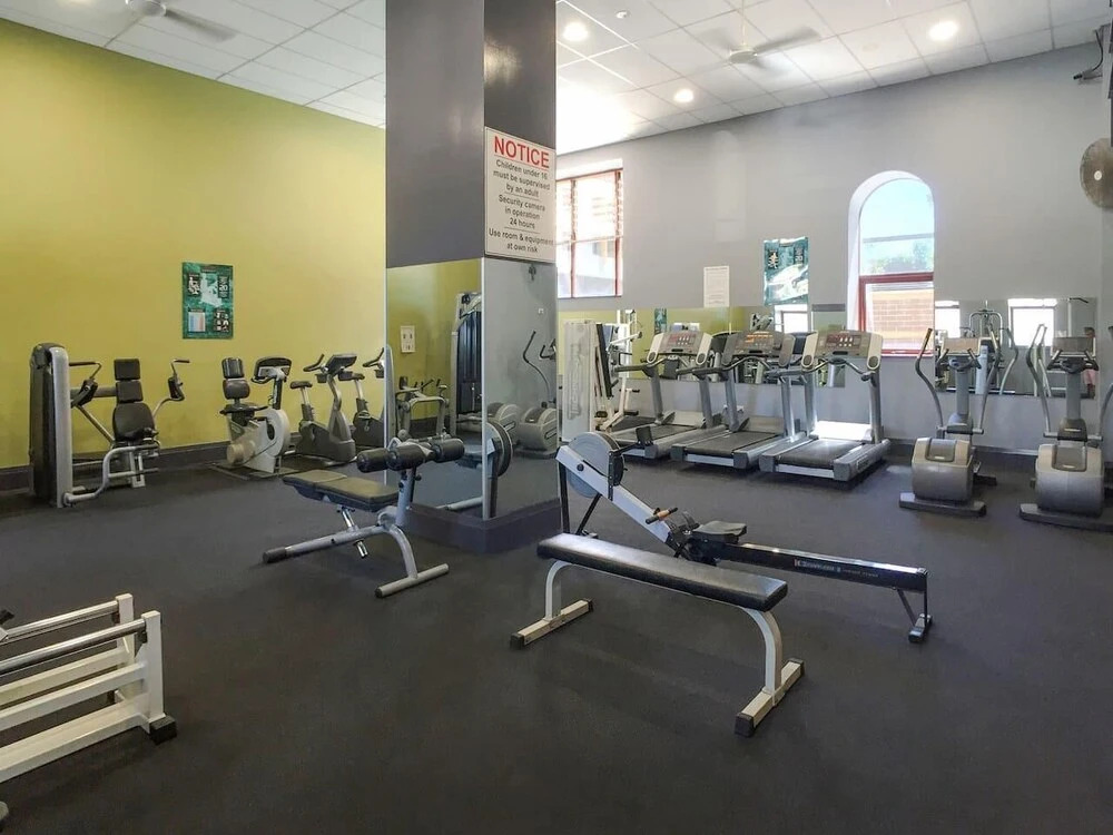 Ample Space In This 1 Bed Apt Also With Pool/Gym