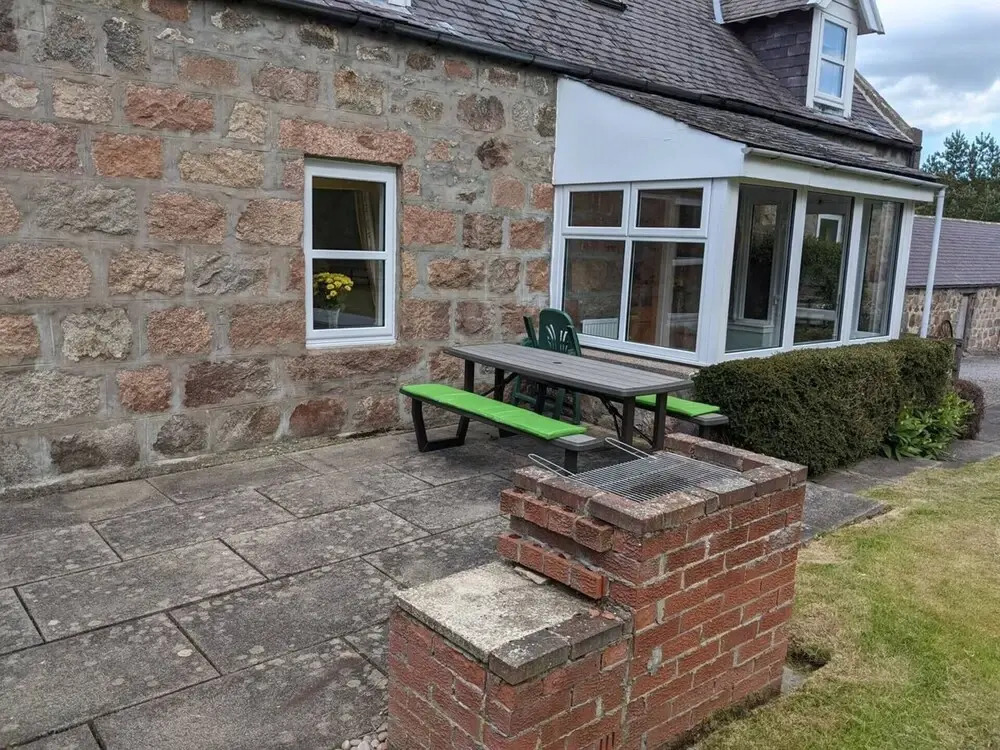 Spacious, Refurbished 4-bed Cottage nr Aboyne