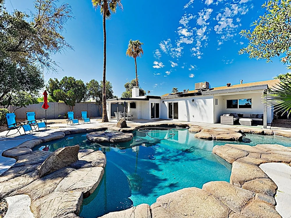 New Listing! Luxury Home: Heated Lagoon-Style Pool Home