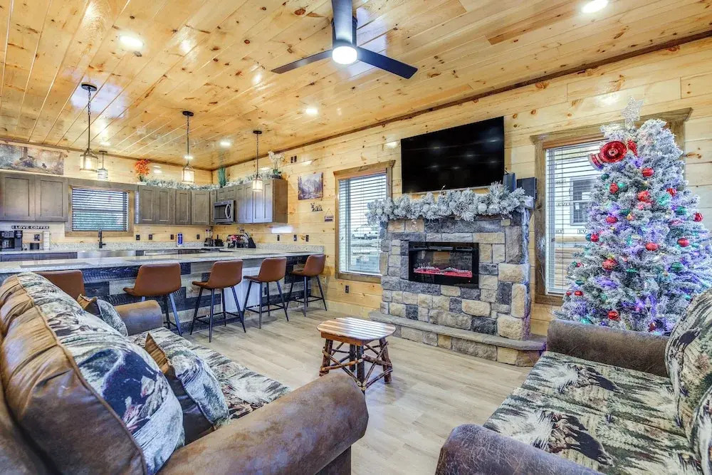 Hot Tub & Spectacular Views: Sevierville Cabin