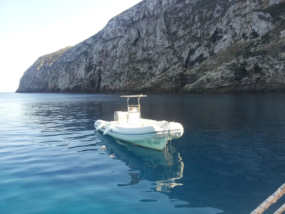 Liveaboard & Diving Safari - Aegadian Islands Tour