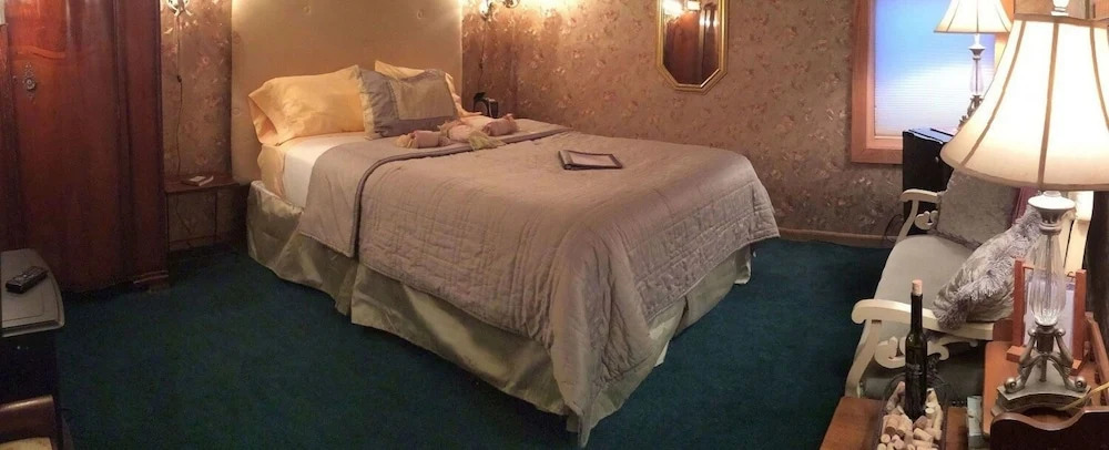 Whispering Pines Bed and Breakfast