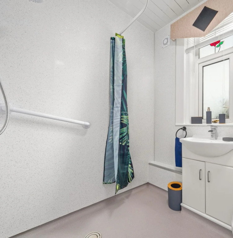 One Bedroom Apartment by Klass Living Serviced Accommodation Hamilton - Back'O'Barns Apartment With WiFi