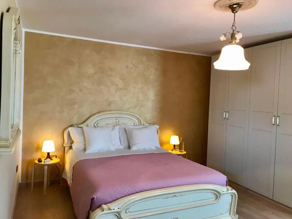 B&B Red Village
