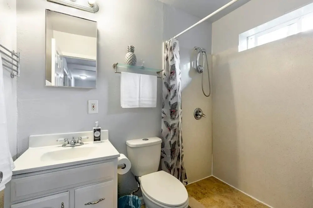 Marbella Lane - 2BR Guest House Dtwn RWC Pking