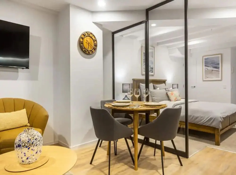 Condo in Queen St CBD w Pool and Gym Zodiak Stays