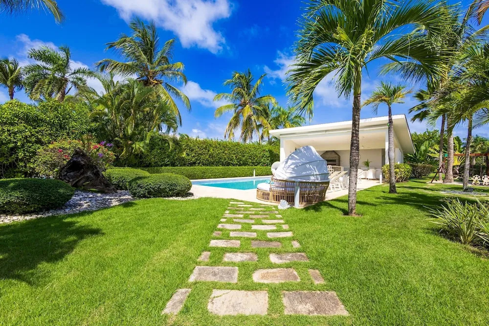 Villa Desiree 5BR Cocotal Luxury Villa Pool Maid