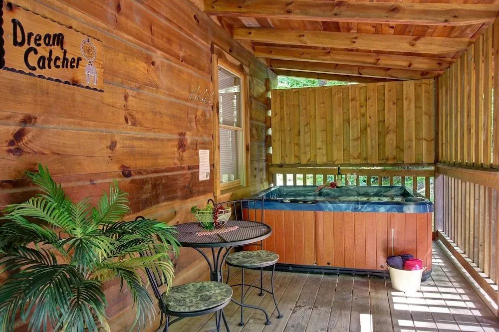Dreamcatcher 1 Bedroom 1 Bathroom Cabin