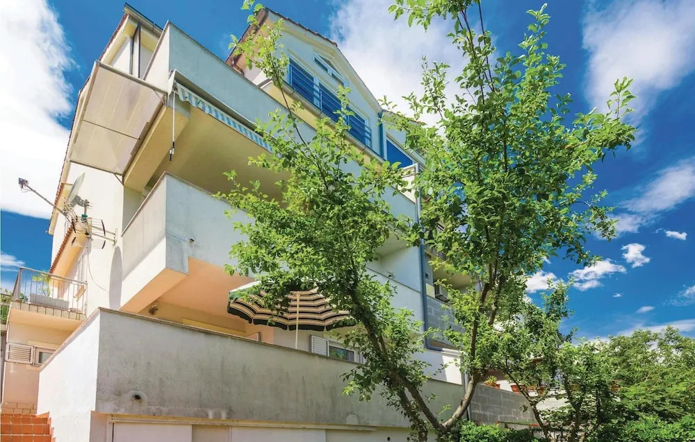 Stunning Home in Opric With Wifi and 1 Bedrooms