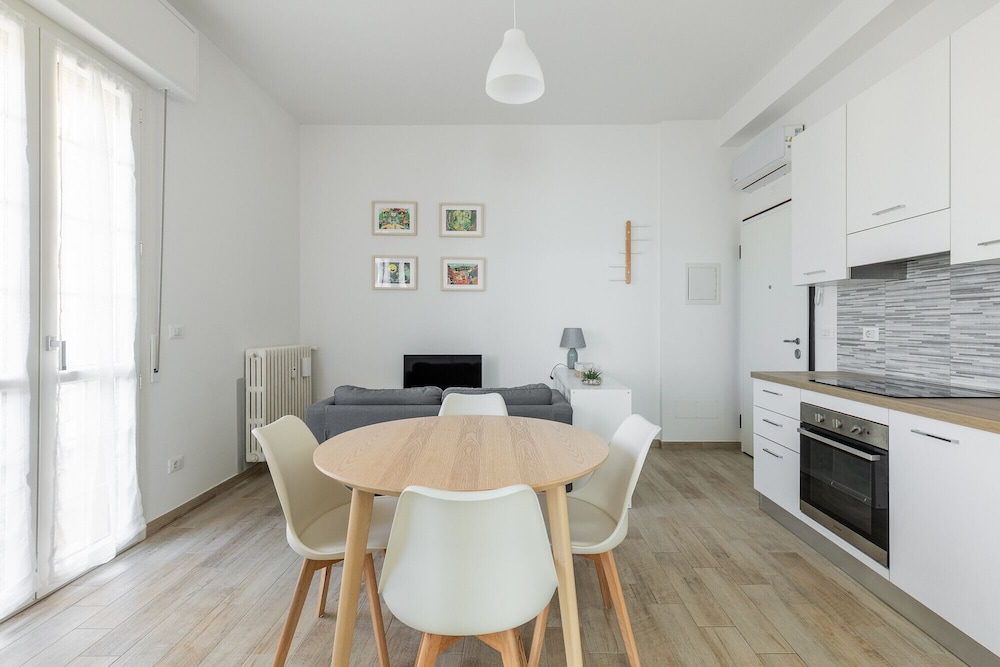 Menganti White Apartment by Wonderful Italy