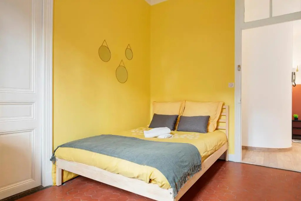 Cosy and Trendy 3 Bedrooms train station and tramway