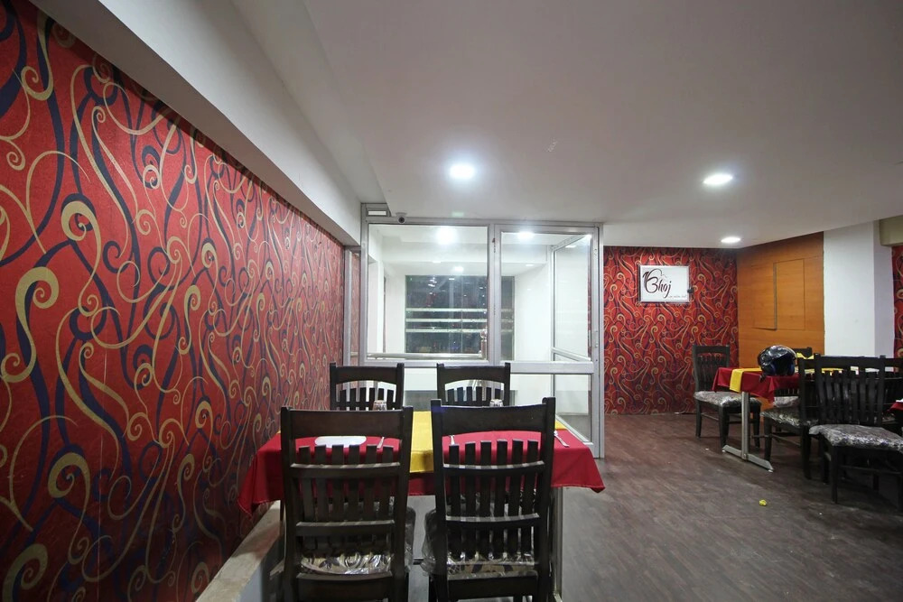 OYO 7524 Hotel Grand Celebration